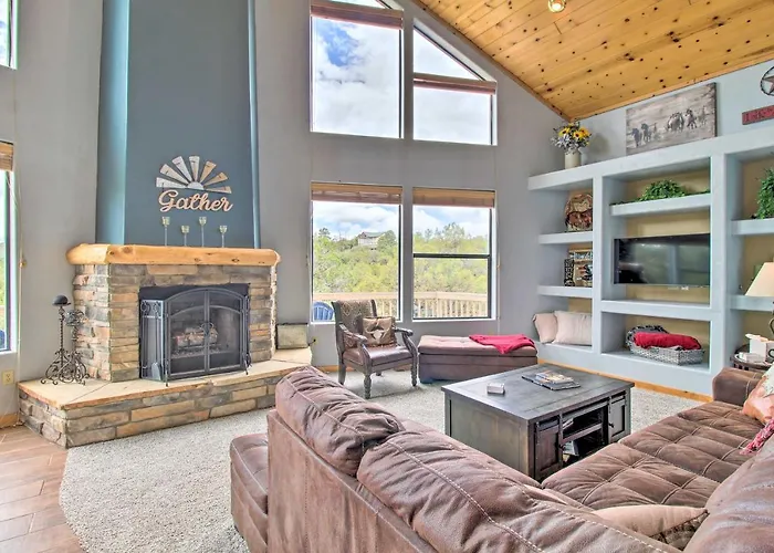 Secluded Show Near Hiking Trails! Holiday home