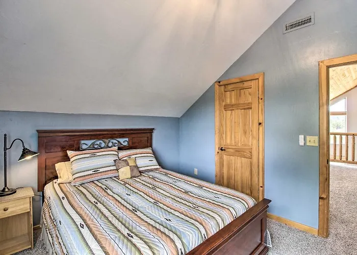 Secluded Show Near Hiking Trails! Holiday home Show Low