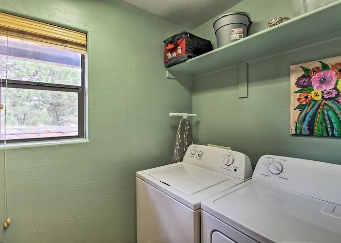 Holiday home Secluded Show Near Hiking Trails! *