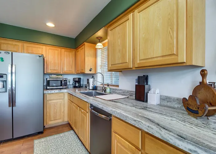 Holiday home Secluded Show Near Hiking Trails! *