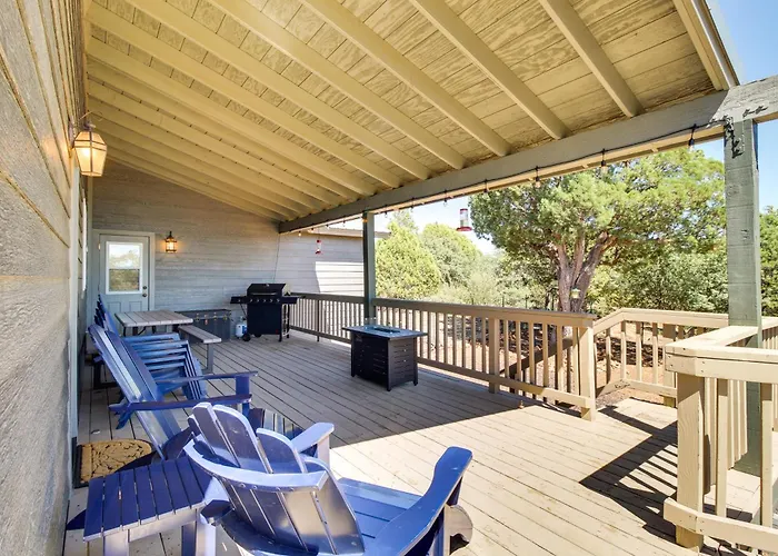 Holiday home Secluded Show Near Hiking Trails!