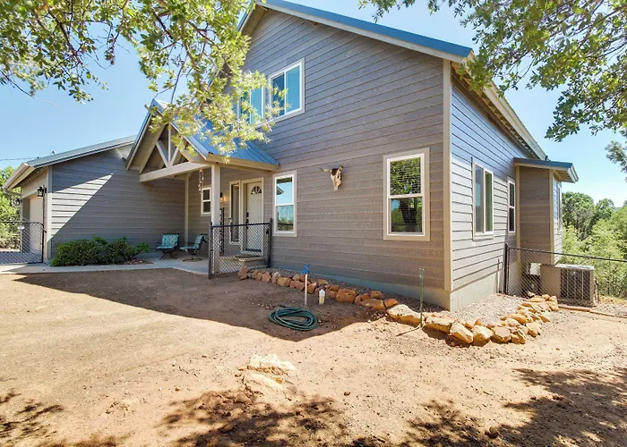 Secluded Show Near Hiking Trails! Holiday home *