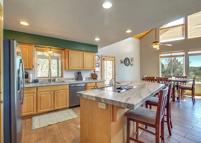 Secluded Show Near Hiking Trails! *